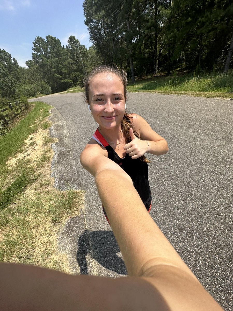 my favorite part of the day is being able to wake up and go run. 4 miles this morning!🏃‍♀️
@Crushers_Dorgan