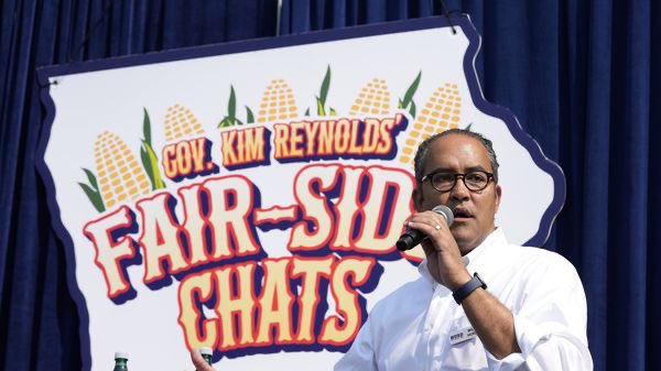 Grav1's tweet photo. Tough talk from Texan snubbed for #GOPdebate: #WillHurd accuses party of using “arbitrary” polling hurdles to shut him out because he won’t sign “blood oath” to #DonaldTrump, saying difference between him &amp; others is “I have never bent the knee to Trump.” 
https://t.co/jtPj6Lcqp8 https://t.co/OTbM9sMCp5