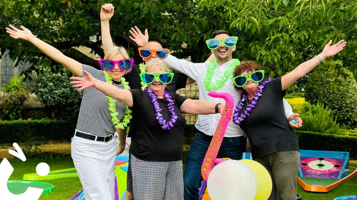 Now that's what we call team spirit 🙌  We brought the fun and the sunshine to Jaga UK's staff lunch last week 😎 🎷 

#TheFunExpert #TeamActivities #CorporateEvent #EventEntertainment #EntertainmentHire #EventProfsUK #EventsIndustry #WeMakeEvents #EventsPlanning