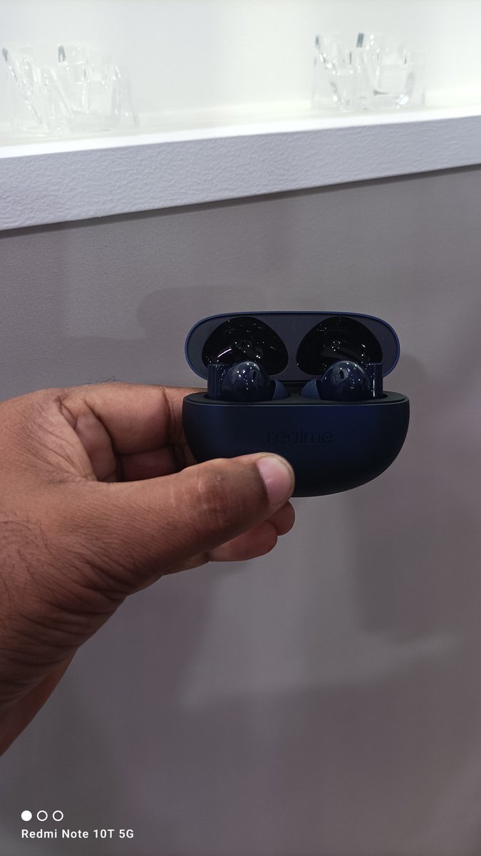 techamitrajput's tweet photo. Realme Buds Air 5 Pro #realme11series5gLaunchToday #realmebudsair https://t.co/OQtdtu841V