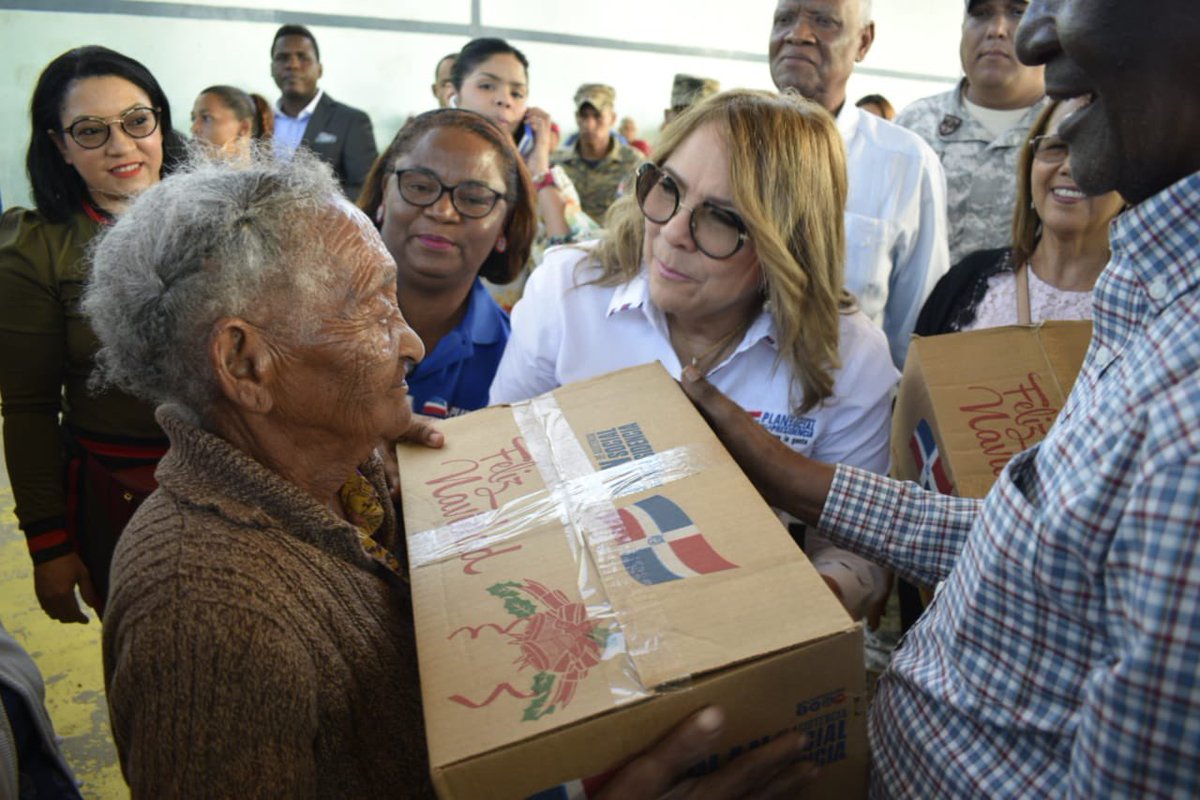 MiguelAlmontee's tweet photo. En estos momentos el pueblo Dominicano extraña el Plan Social, gran trabajo realizado de la señora @IrisGuaba en todo el país. 

El nuevo gobierno nisiquiera siguió los pasos del buen trabajo que dejó en PLD, por eso SE VAN. https://t.co/w2LmOr5Rwi