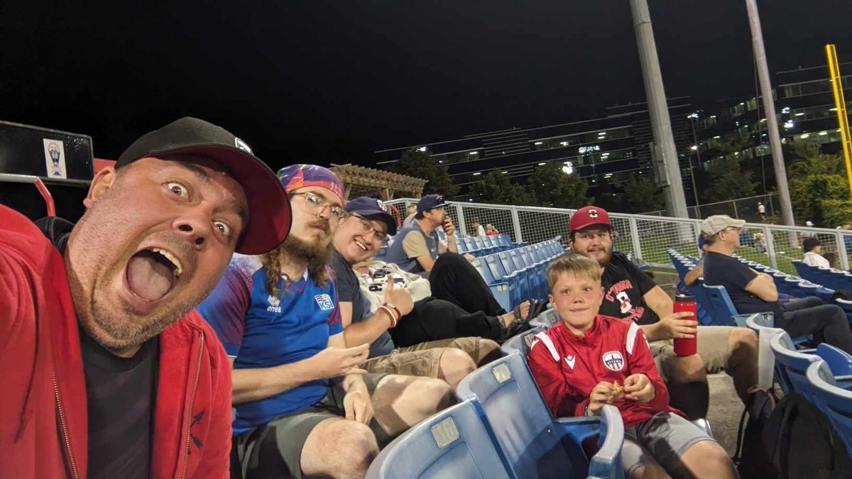 billy_strathdee's tweet photo. It was great to see a few @CapitalCitySG members out at the ballpark last night. I'll be at the ballpark again next week for the @ottawa_titans last home series of the season against @Aigles_TR . #GoTitansGo #ForOttawa #Ottawa https://t.co/CKUkWhv23t