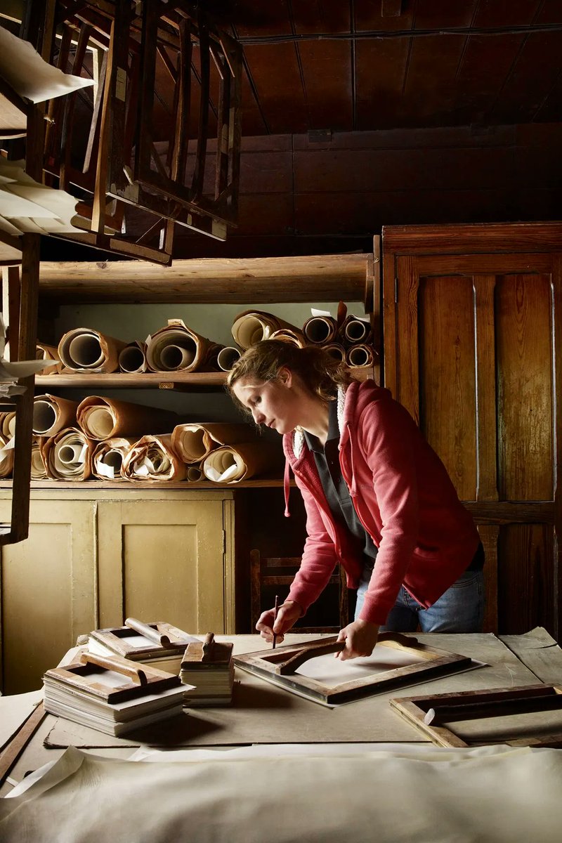 threeravenspod's tweet image. Our new Dying Arts Bonus Episode is out now! This week we&apos;re talking about the ancient #craft of #Vellum and #Parchment Making! There are only two practitioners left in the UK. What&apos;s happened? Answers on the episode, available now on our podcast feed! 🖤 linktr.ee/threeravenspod…