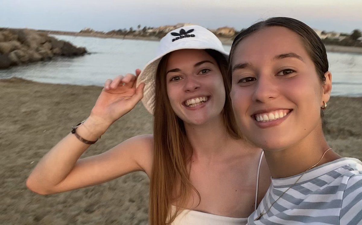 eme_crn's tweet photo. Voilà maintenant 2 années passé à tes côtés , ce sont de loin les plus belles de ma vie. Je suis fière de nous et de tout ce que l’on a parcouru… 
Je ne cesserai jamais de t’aimer❤️@oceane_srn 🥰 https://t.co/ioSm3x8ZO8