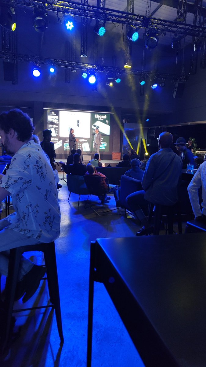 #ShareTheVibe Honor 90 and Honor 90 Lite will be locally available for an RRP of R14999 (with Honor Watch 4 for free) and R7999 respectively