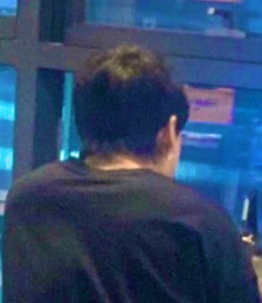 ayjk97's tweet photo. Omg did Jungkook cut his hair ?? https://t.co/5KE19pulV8