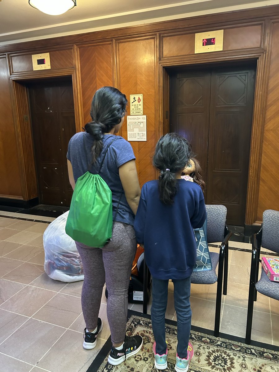 Lindsay Toczylowski tweet media