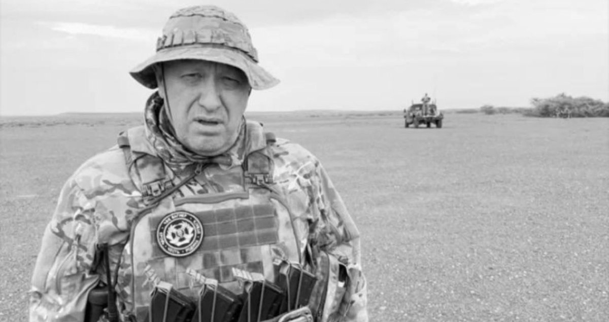 نتشرف بستقبال المعزين يوم غدا لقراء الفاتحة على روح شهيد الامة مجلس العزاء سقام في البصرة المعقل قرب مديرية التربية