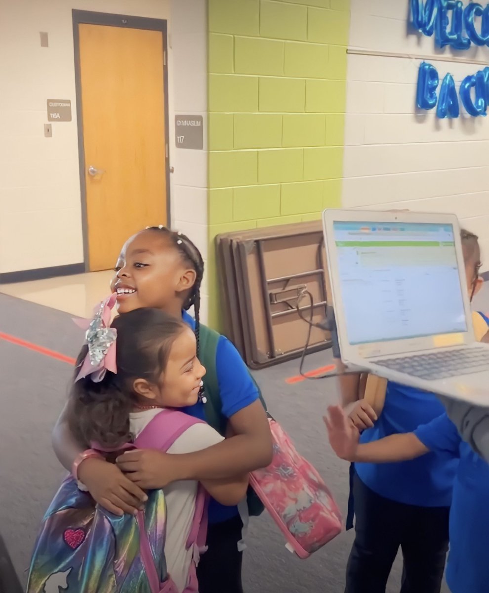 dps_k12's tweet photo. So many wonderful lifelong memories are being made this week!โค๏ธ Tag us or use #firstdaydps to share your first week memories with us. #backtoschool
๐ธ: Wyatt Academy, Southmoor, Oakland, Bromwell https://t.co/BU2wUqxY1m