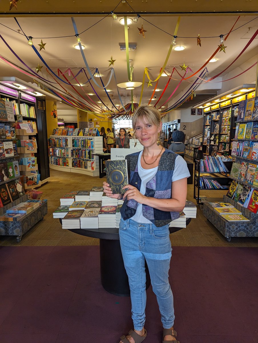 Ash Bond (@ashbwrites) on Twitter photo When I was a bookseller (!) we were always so envious of <a href="/WaterstonesPicc/">Waterstones Piccadilly, London</a> decorations - now I can just gaze in awe! Thank you for being so enthusiastic about Peregrine! 🪽☺️💫 <a href="/piccadillypress/">Piccadilly Press 📖✨</a> When I was a bookseller (!) we were always so envious of <a href="/WaterstonesPicc/">Waterstones Piccadilly, London</a> decorations - now I can just gaze in awe! Thank you for being so enthusiastic about Peregrine! 🪽☺️💫 <a href="/piccadillypress/">Piccadilly Press 📖✨</a>