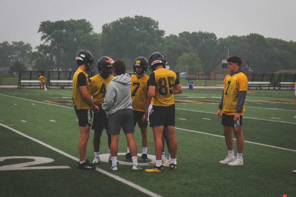 coachmaerob's tweet photo. It's #RideOutWednesday ... Feeling grateful to be able to coach this group! The boys got after in the heat today and are stackin' days left and right  ⚡️⚡️⚡️

#BigOver https://t.co/XqZ9kI8juY