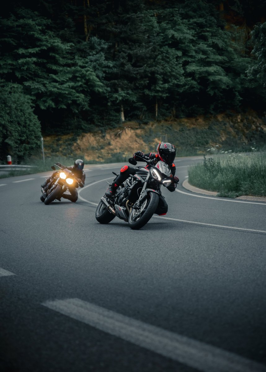 light race❤️

#motorcycleracing 
#vintagemotorcycle 
#classicmotorcycle 
#motorcycleracer 
#motorcycleaddict