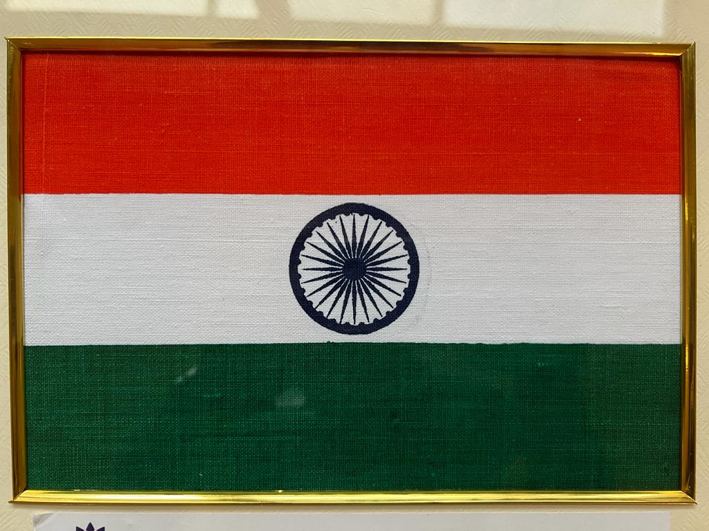 TheSwamy's tweet photo. #IndiaOnTheMoon #India_IS_ROcking #GoISRO 

Such a proud moment for the first country to make it to the #SouthSide of the moon! Kudos to team @isro and the #GovernmentOfIndia for continuing this investment and journey! https://t.co/xHgAdrhXut