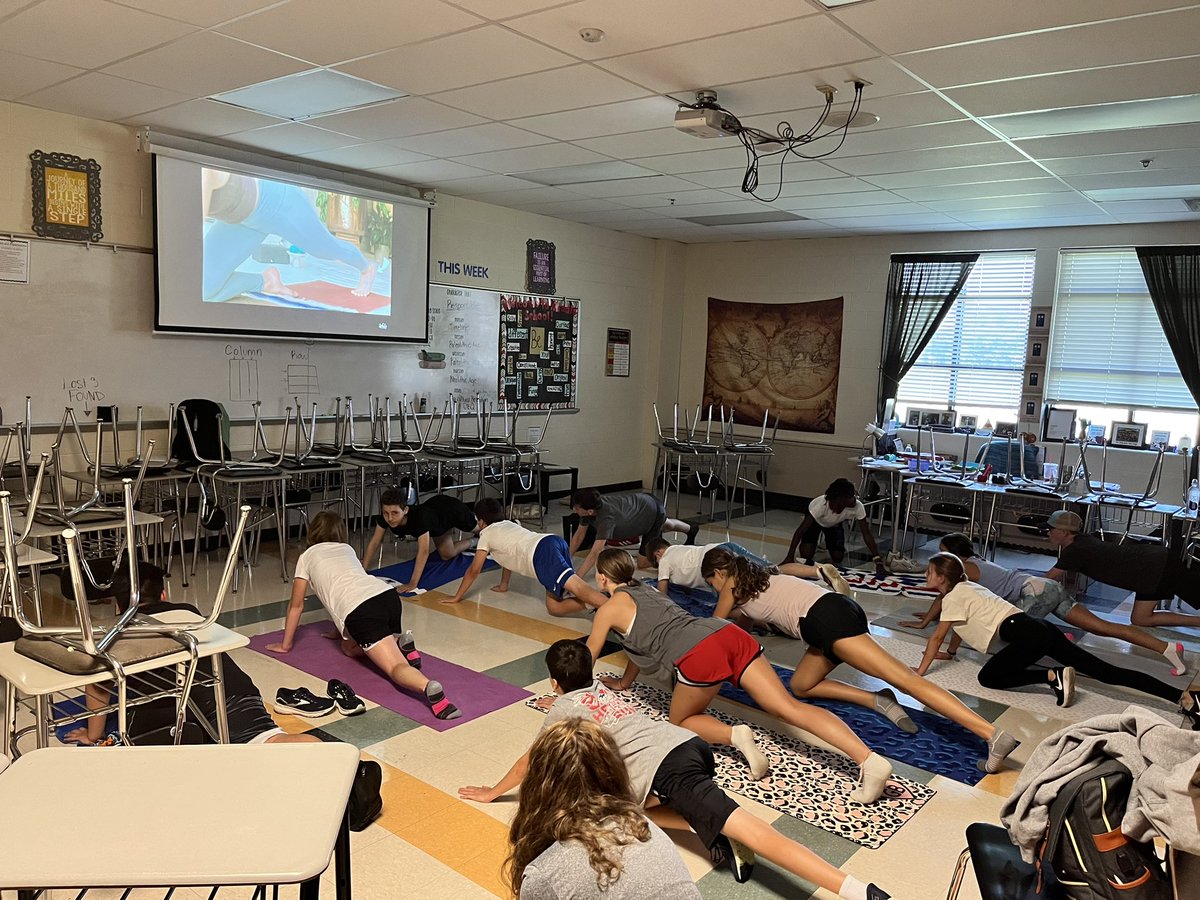 Staying active with Runner’s Yoga in this heat here at CHMS. #wearechristiana #gocougars #crosscountry #heatwave