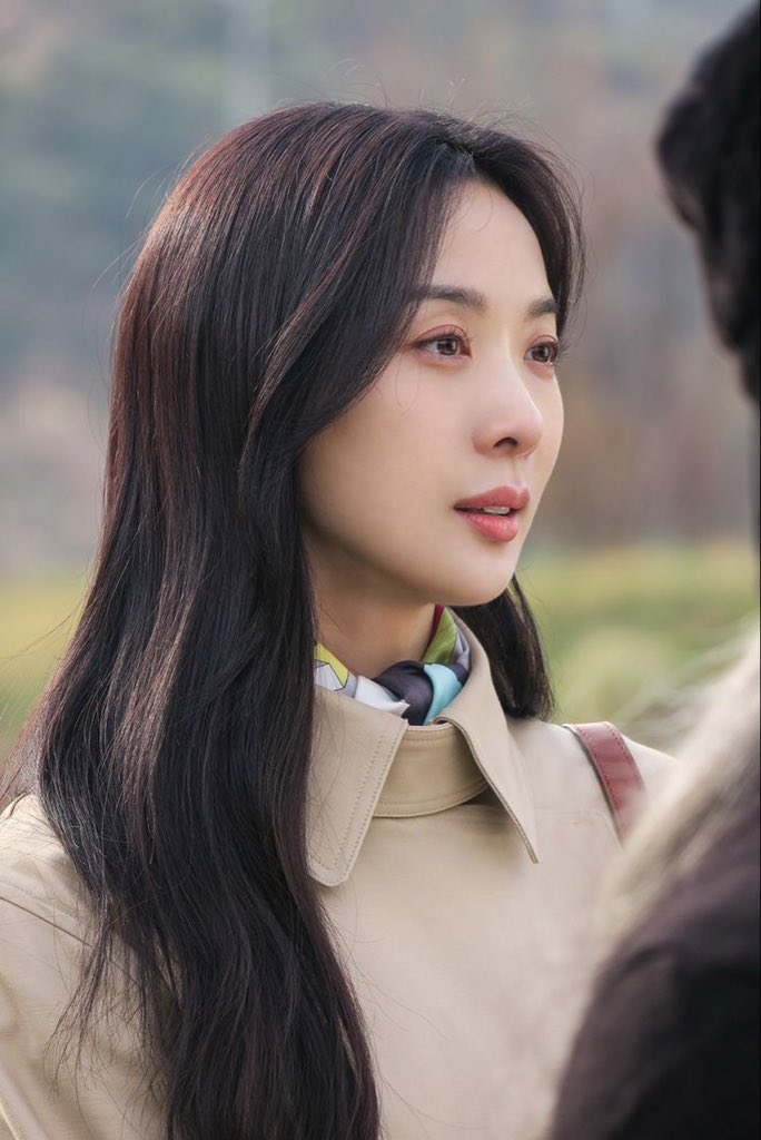 윤시현.. 이라는 캐릭터 
여미새에게 너무나도 취향저격임..
연상미(중요)
+
연하챙겨줌..
+
능력녀
+
☆유부녀☆(제일중요)