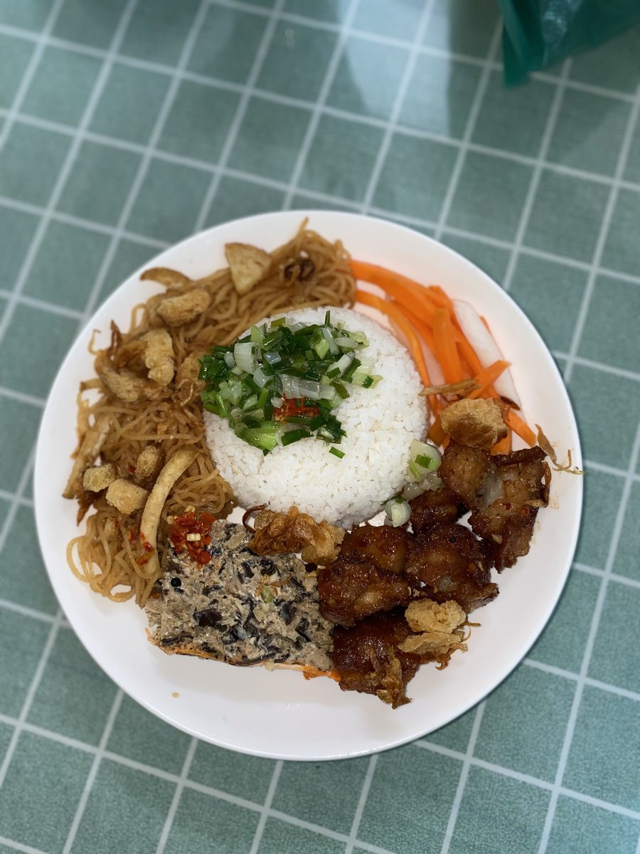 frostear_'s tweet photo. Vegetarian Vietnamese Broken Rice

let’s enjoy the traquil pace of life

#brokenrice #vietnamesefood
#vegetarian #homemade
#daviid #food https://t.co/OzXlbCDW73