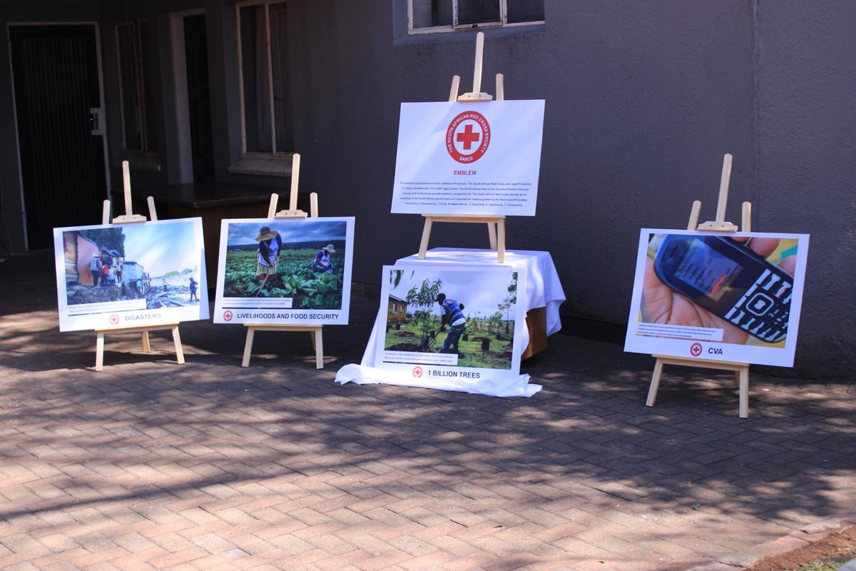 RedcrossSa's tweet image. During the ceremonial signing of the MOU between SARCS and CDRF. SARCS Heal Officer, took the guest through some of the work by SARCS exhibited for appreciation by the guests.
