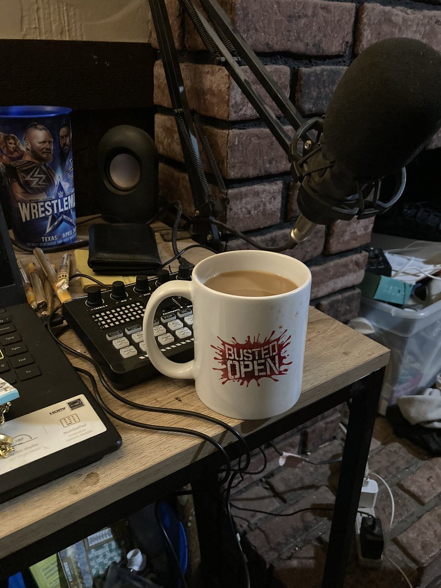 showmestategoon's tweet photo. My day starts at 4am and now that I got my cup from @Podswag then everyday is an @BustedOpenRadio day you hear that Zombies on the 37th floor … @davidlagreca1 @THETOMMYDREAMER @Borsilli I WANT MY #BustefOpen247 NOW STOP PLAYING N LETS FCKING GO #WICHITAKANSASCHAPTER https://t.co/2zTygYHXfq