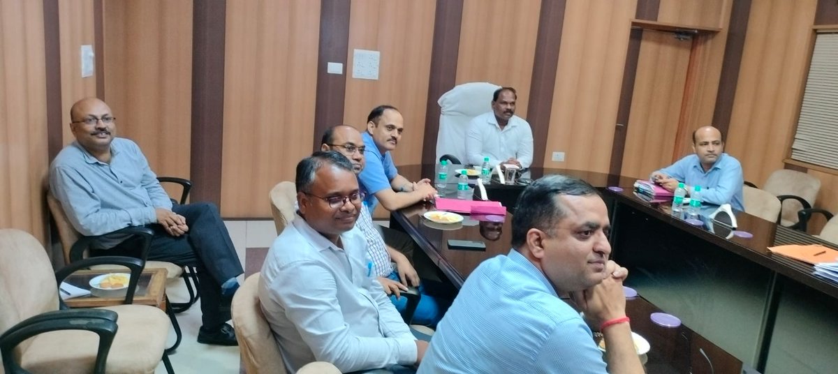 OpfGil's tweet photo. Historical moment for India! Congratulations to @ISRO for glorious moment in India's space journey for #Chandrayaan3.
OPF (GIL की एक इकाई) के महाप्रबंधक श्री एम.सी. बालासुब्रमणियम के नेतृत्व में अधिकारियों ने इसका Live Telecast देखा व इस महान् उपलब्धि पर अपार प्रसन्नता व्यक्त की। https://t.co/BVqqlLaxtA