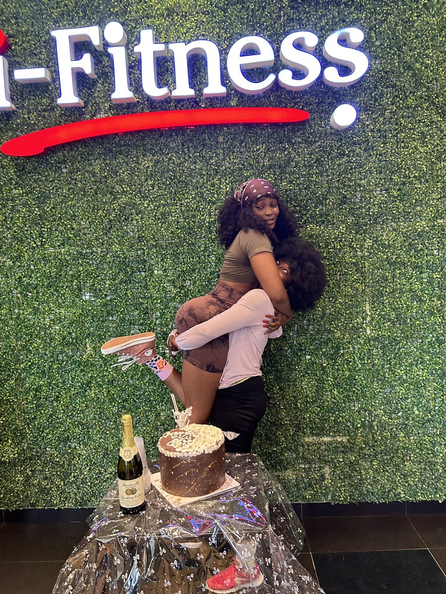 miabassey1's tweet photo. This one wanted to break her back today🤦🏽‍♀️ https://t.co/0VYxidiFy9