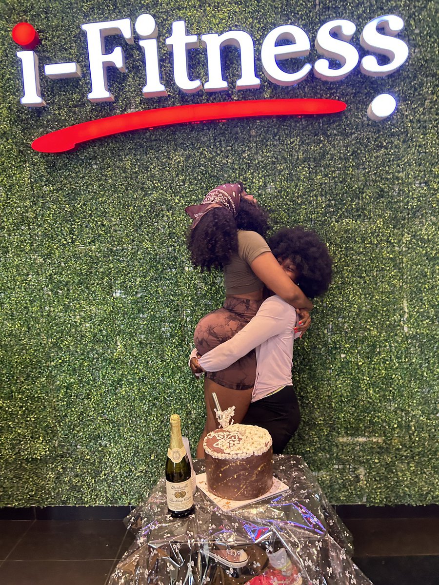 miabassey1's tweet photo. This one wanted to break her back today🤦🏽‍♀️ https://t.co/0VYxidiFy9