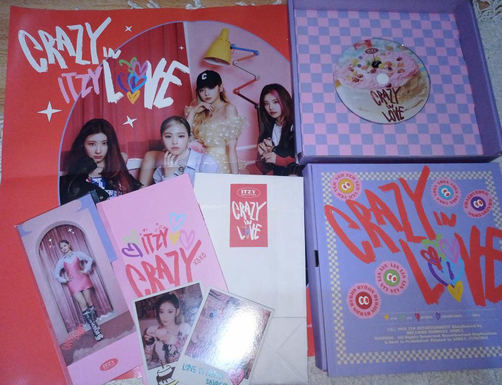 WTS LFB PH || ITZY Crazy in Love: The First Album UNSEALED 

115 php each + ₱20 (pf) + Lsf

 ✓ 2 random pola and random standee
✓ onhand and ready to ship

all inclu except pc only
2 left! 

PAYO 
MOP: gcash
MOD: sco, sdd, j&amp;t, flash

loco yuna yeji ryujin chaeryeong yuna cil