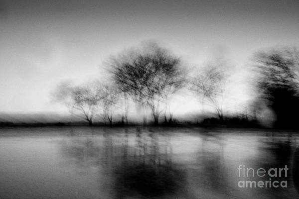 TLawren37609829's tweet photo. Harbinger https://t.co/CYDIqMbC9M #asignofthingstocome #art #artwork #prints #blackandwhitephoto #trees #BuyIntoArt #AYearForArt #ArtistOnTwitter https://t.co/9xV1dETkxP