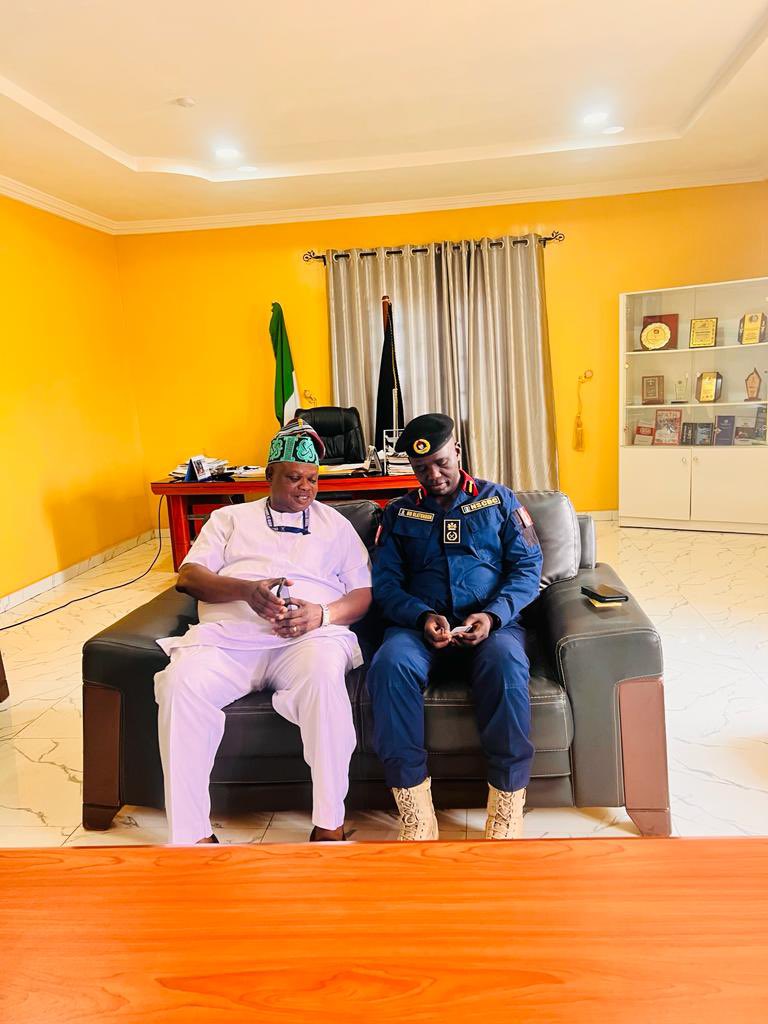 NSCDC_ONDO's tweet photo. benefit.

He assured the Commandant of the readiness of the school to key into the safe school initiative.
 
GOD BLESS NIGERIA 🇳🇬 https://t.co/Fl69H99Tue
