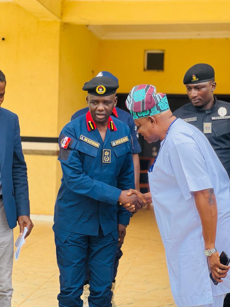 NSCDC_ONDO's tweet photo. benefit.

He assured the Commandant of the readiness of the school to key into the safe school initiative.
 
GOD BLESS NIGERIA 🇳🇬 https://t.co/Fl69H99Tue