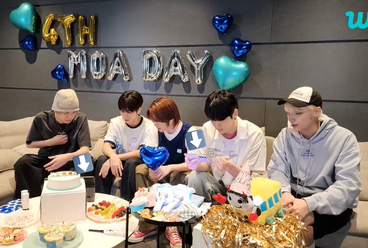 TXTSYBTHK's tweet photo. Call me delulu but i’m still convinced that we’re getting txt Samsung ambassador soon 😌 https://t.co/7MTA8gZogx