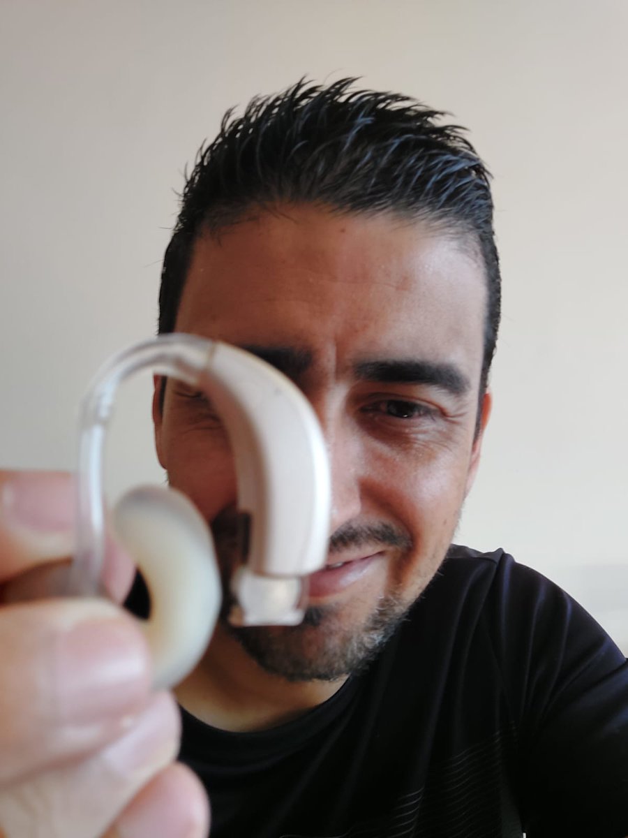 fhenriquesp's tweet image. Dias atrás eu fui agraciado por #PeterJordan em me ajudar com uma doação de 2.200 reais, a qual ajudou a mim para adquirir a compra de um novo aparelho auditivo. Hoje é dia da gratidão eterna, o aparelho esta comigo e estou muito feliz.  
Ao @peterjordan100 muito obrigado sempre!