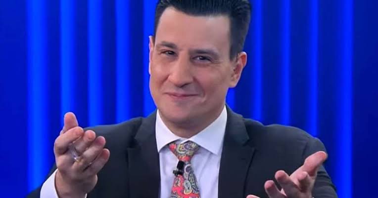 Jornalistas que merecem o nosso respeito!!! tweet media