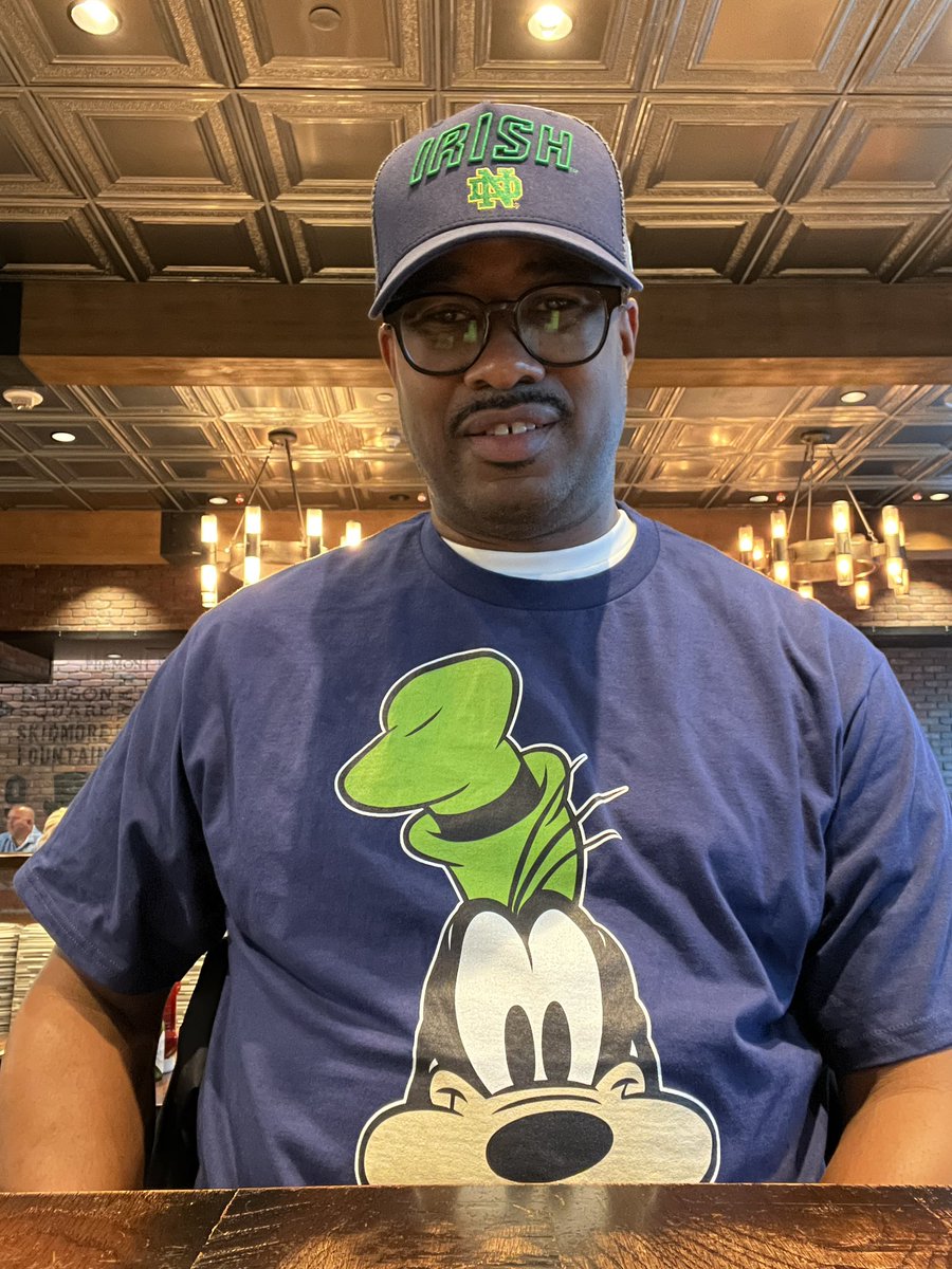 Goofy says GO IRISH☘️☘️☘️