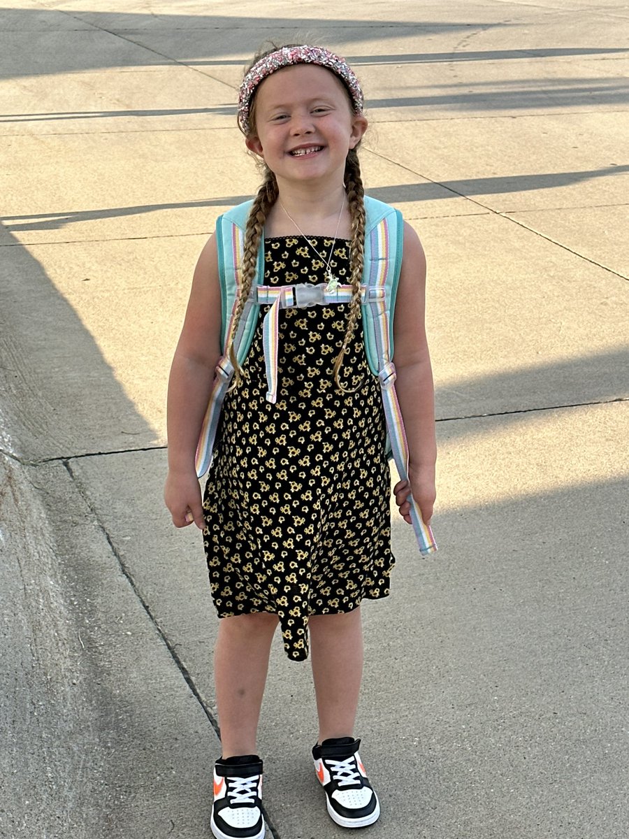 CoachBacon34's tweet photo. 1st day of kindergarten for my little girl. Excited to see the Lord work in you this year! https://t.co/jMNy5Q8naF