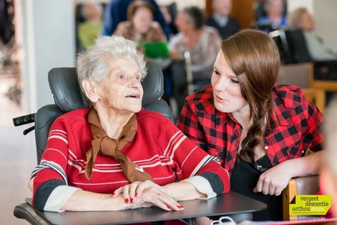 Nog één week duurt de reactietermijn van de #vacature  voor een voltijds doctoraatsonderzoeker (4 j). Wie geboeid is door de communicatie met personen met dementie, en dat wil onderzoeken in teamverband moet zeker de vacaturetekst bekijken: kuleuven.be/personeel/jobs… #phdpositions