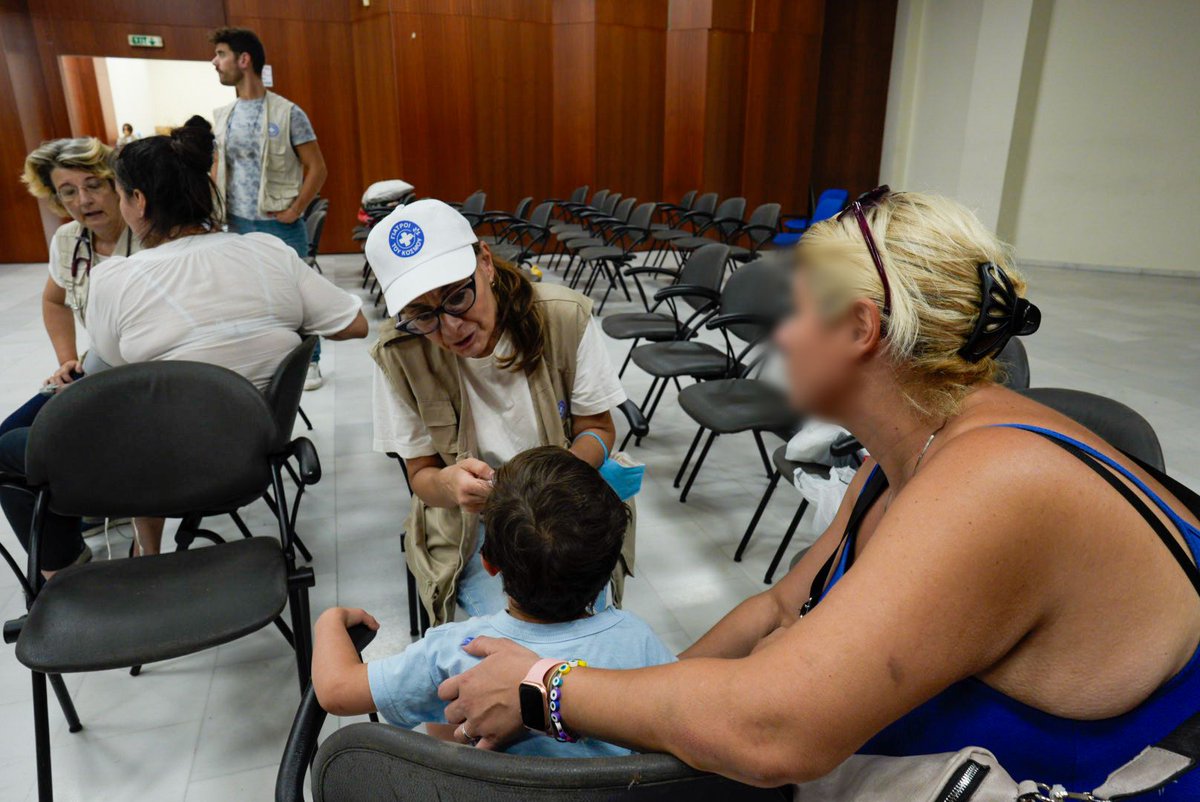 MdM_Greece's tweet photo. Κινητή μονάδα των Γιατρών του Κόσμου μετέβη στο Δημαρχείο Αχαρνών όπου προσέφερε ιατρική και ψυχοκοινωνική συμβουλευτική στους κατοίκους.

#LeaveNoOneBehind #WhereverPeopleAre https://t.co/oLQGlKiWUm