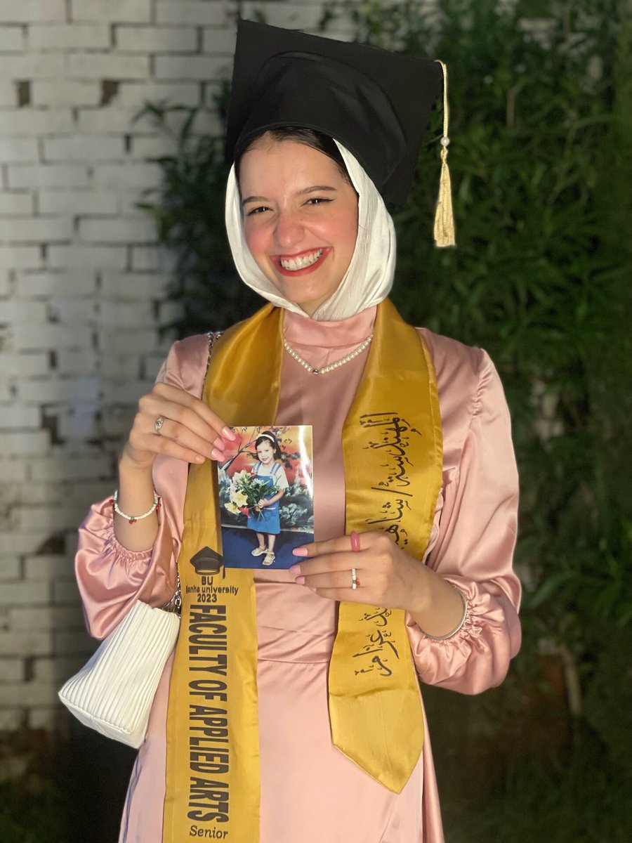 ShHaZ4's tweet photo. Mini Shanozaa is finallyyyy graduated 🥵💘💘💘💘💘day to rememberrrrr😭💘💘💘💘💘 https://t.co/pxSLPa1Ca0