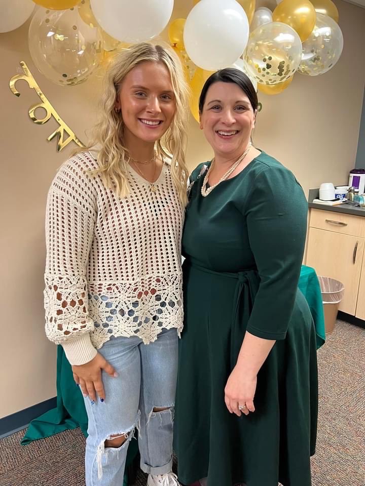 RietzkeRyan's tweet photo. So proud of this girl!
She found enough time in between basketball workouts, summer job and everything else life throws her way to receive her CNA certification!
#neveridle https://t.co/byhRkVP8JX