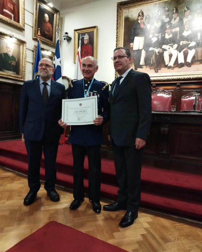 Hoy con mucho orgullo, nuestro MH y VH Don Alberto Muñoz Brocco recibe por parte de la gran Logia de chile la medalla al mérito “German Tenderini”, en razón a su entrega a nuestra institución, compañía y comunidad. Felicidades!