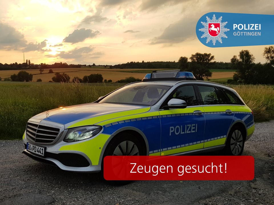 Polizei_GOE's tweet photo. 📍#Kalefeld, Gemarkung #Oldershausen, AS Seesen ↔ Echte 

📅Dienstag, 22. August 2023, 23:41 Uhr

🔹Fußgängerin betritt die #A7 - mehrere Verkehrsteilnehmer werden gefährdet, Polizei sucht weitere Zeugen und Geschädigte

ℹ PM: https://t.co/aUpsXkgTgj https://t.co/DYC6ou0TJJ