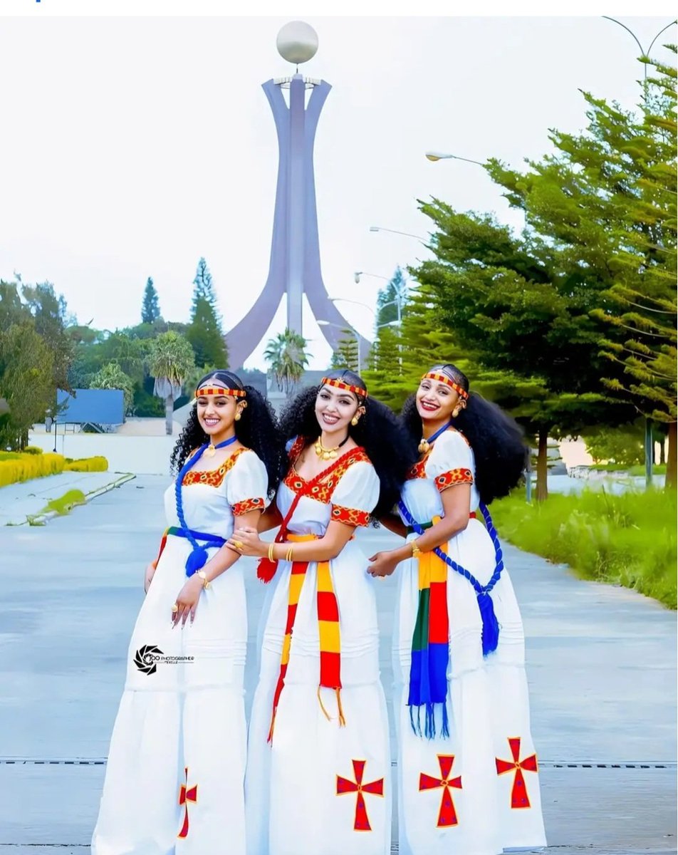 SuleimanElite's tweet photo. Before 2.5 yrs, CBB & #SiyaadBarre's sympathers under #Farmaajo' Daarood tribe they were continued attacking the Dignity of Tigray Bountiful Ladies and they were called to rape them, thousand Somalia army in Eritrea attacked Tigray in Ethiopia killed thousands raped girls and looted Tigray properties.

Lucky now, Tigray marks the largest Ashenda festival in decades. The joy is real & spontaneous.

May peace continue with akl Tigray brothers and sisters.

Somalilanders are sharing their warmest greeting with their fellow Tigray people.

Happy Ashenda festival