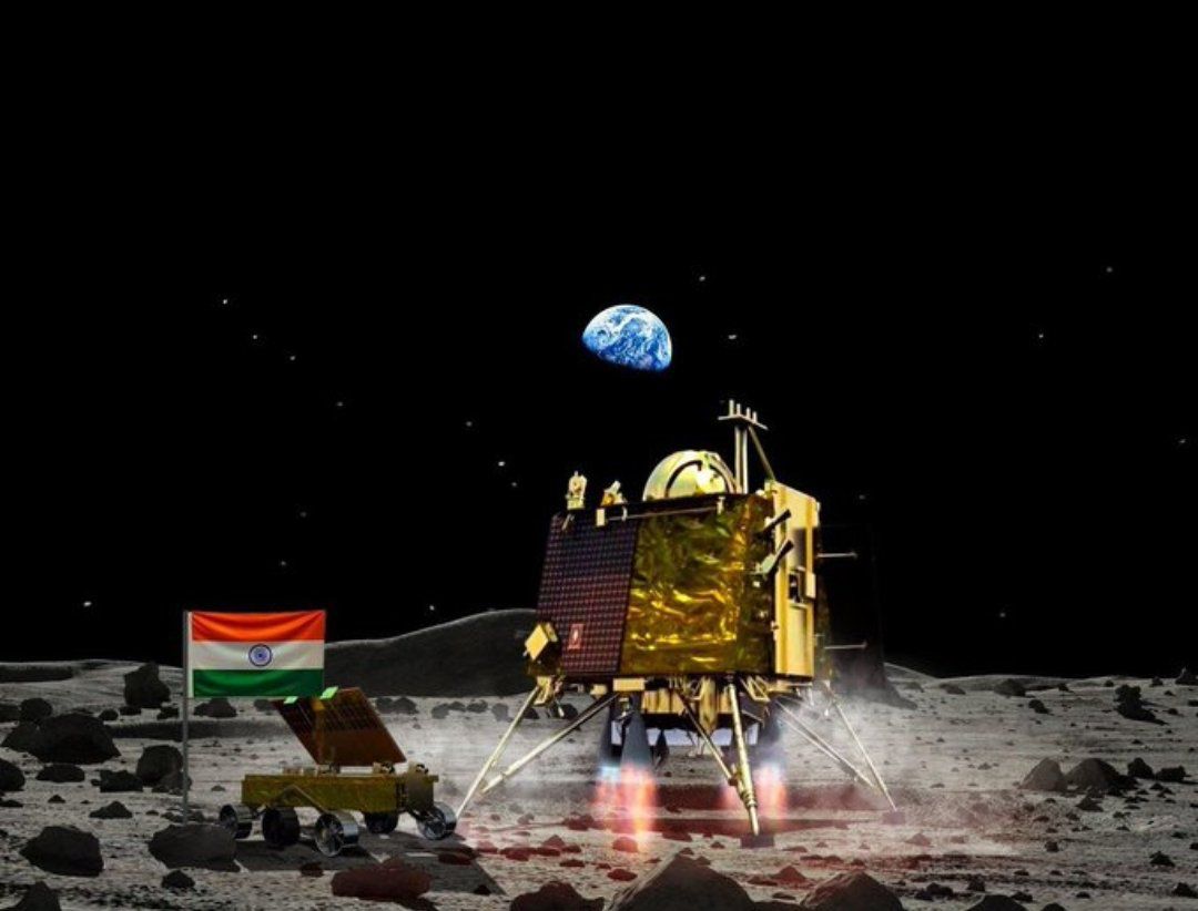 चंद्रावर भारताचे चंद्रयान सुरक्षित रित्या उतरले. सर्व भारतीयांसाठी हा अभिमानाचा क्षण. सर्व वैज्ञानिकांचे आणि नागरिकांचे हार्दिक अभिनंदन!🇮🇳 #chandrayan3