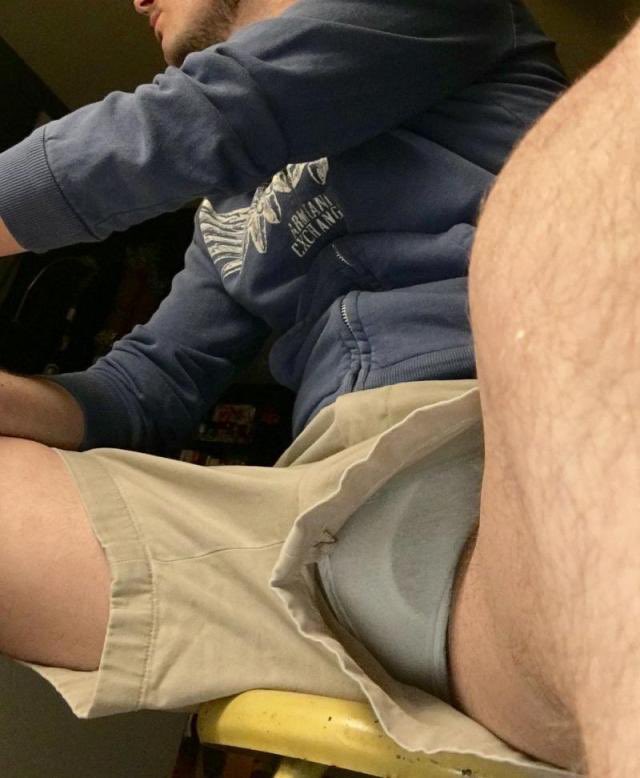 AlexMar31934563's tweet photo. I wish I was able we to see much more of these upshorts sightings when the number of guys that wore white briefs was more common like in the early 2000s…who here has been lucky to see a guys briefs just by being luckily positioned? https://t.co/LkmQHvA3G7