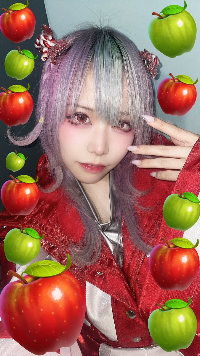 a1RA41's tweet photo. りんご飴食べた。 https://t.co/uUj6Ny9xNo