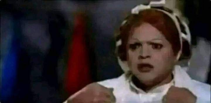 أنا أحط صورتي فيس وواتس وإنستا .. لكن أبعتهالك ليه هو أنا متربتش ..