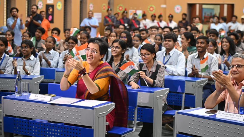 AtishiAAP's tweet photo. Today, witnessed history in the making, alongside our enthusiastic students! Nothing makes us and our govt school students more proud than to see the Chandrayaan land successfully.

Many, many children across the country have been inspired by the @isro scientists and will follow in their footsteps!