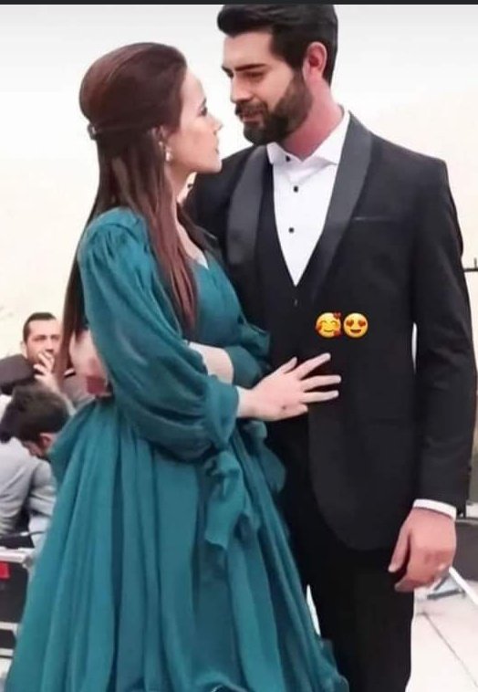 SakrTala's tweet photo. @DiziciBagyan #BarışBaktaş ve #YağmurYüksel #DilBar #YağBar #KanÇiçekleri https://t.co/fqDI9d8HxD