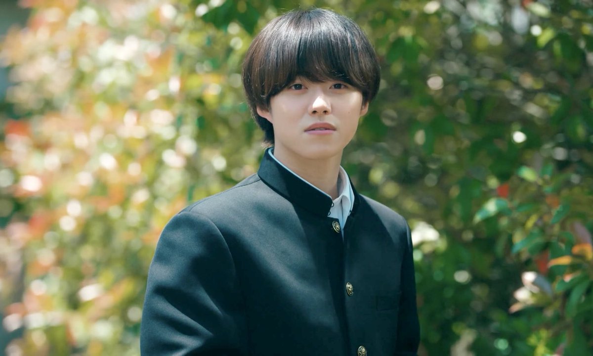 하.................. 지우개 여자 어쩌고 보는 중인데 후반부 가니까 진짜 내 본진이지만 쥐어 박고 싶음 여기까지는 감탄하면서 봣는데 ㅠ