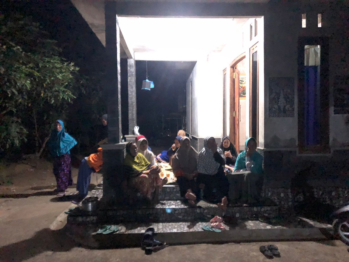 Wadas_Melawan's tweet photo. Wadas Konsisten Melawan !!!
Selasa malam, 22 Agustus 2023 warga Wadas melakukan mujahadah, berdoa kepada Allah agar perjuangan warga Wadas dalam mempertahankan bumi Wadas diberi kelancaran dan kekuatan. https://t.co/GRezPwij0x