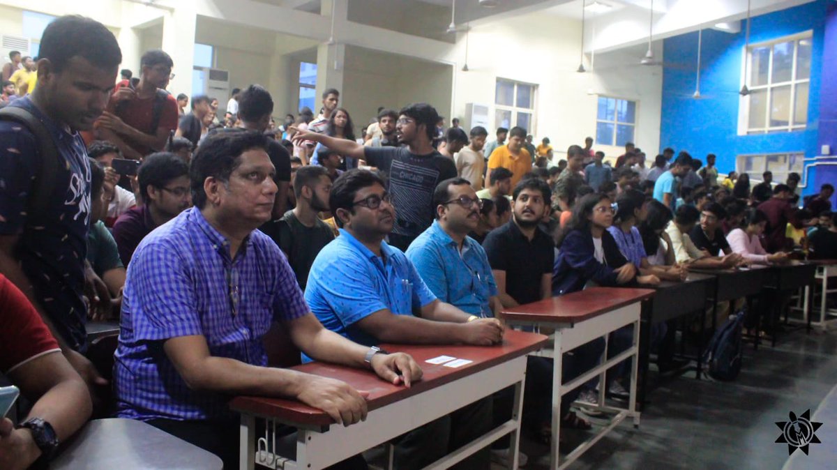 nitrourkela's tweet photo. 📷 : Students and Faculties of NIT Rourkela celebrating the success of #Chandrayaan3Landing 🇮🇳🚀🌖

@isro @EduMinOfIndia @AstroNITR @mmnitrkl 

#ISRO #India #Chandrayaan_3 #LunarMission #softlanding https://t.co/4qPalgaCig
